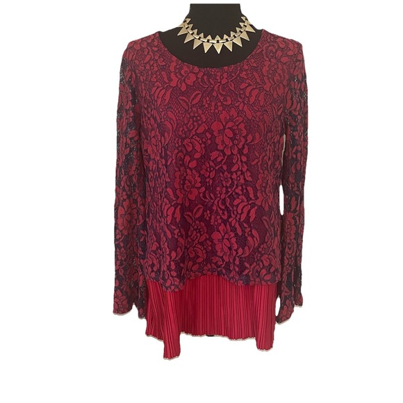 Suzanne Betro Tops - SUZANNE BETRO Womens Top Sz Small Burgundy Navy Lace‎ Overlay Pleated Whimsigoth